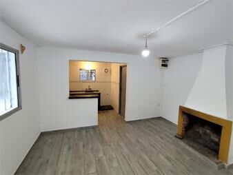 https://www.gallito.com.uy/alquiler-apto-de-1-dorm-con-cochera-y-patio-en-la-teja-inmuebles-28217398