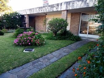 https://web5.gallito.com.uy/casa-de-3-dormitorios-con-piscina-en-malvin-montevideo-inmuebles-27402586