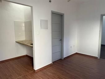 https://www.gallito.com.uy/alquiler-apartamento-1-dormitorio-la-comercial-inmuebles-28248574
