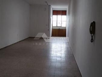 https://web5.gallito.com.uy/edificio-de-años-en-el-corazon-de-la-ciudad-vieja-inmuebles-18266740