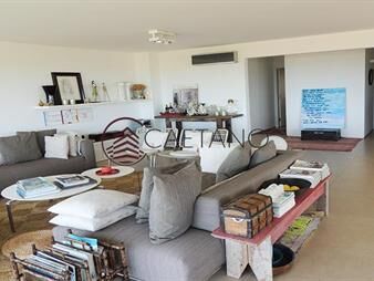 https://web5.gallito.com.uy/semipiso-en-primera-lã­nea-playa-brava-inmuebles-18410403