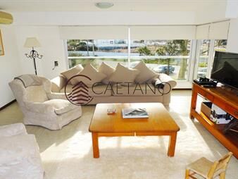 https://web5.gallito.com.uy/amplio-apartamento-en-excelente-ubicaciã³n-inmuebles-18410523