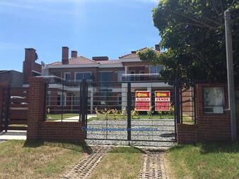 https://www.gallito.com.uy/apartamento-atlantida-2-dorm-parrillero-inmobcalipso-inmuebles-18424507