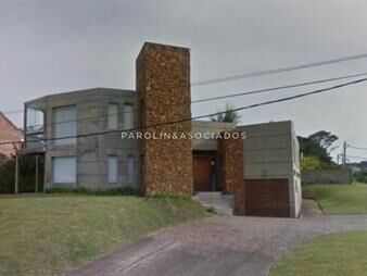 https://web5.gallito.com.uy/casa-en-venta-de-3-dormitorios-la-barra-inmuebles-19498139