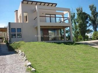 https://web5.gallito.com.uy/casa-en-venta-de-4-dormitorios-en-punta-del-este-inmuebles-19504991