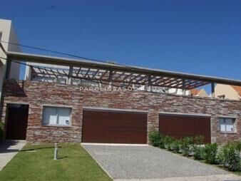 https://web5.gallito.com.uy/casa-en-venta-de-4-dormitorios-en-la-barra-inmuebles-19622658