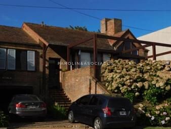 https://web5.gallito.com.uy/casa-en-venta-de-4-dormitorios-en-la-barra-inmuebles-19622963