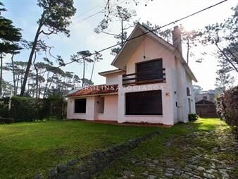 https://www.gallito.com.uy/chalet-en-san-rafael-a-pocas-cuadras-del-mar-inmuebles-19639284