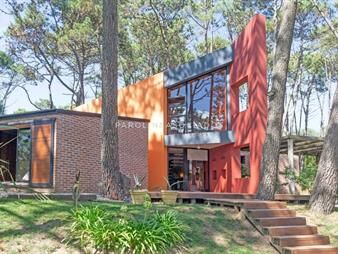 https://www.gallito.com.uy/venta-de-casa-de-3-dormitorios-en-laguna-blanca-punta-del-e-inmuebles-19708184