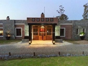 https://web5.gallito.com.uy/chacra-en-venta-de-4-dormitorios-en-la-barra-punta-del-es-inmuebles-19723034