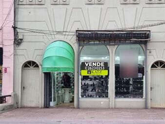 https://web5.gallito.com.uy/terreno-garibaldi-proximo-bv-artigas-gran-terreno-de-465-inmuebles-20572980
