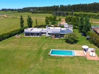 https://www.gallito.com.uy/casa-4-dormitorios-en-pueblo-mio-manantiales-punta-del-es-inmuebles-20731357