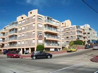https://web5.gallito.com.uy/excelente-apartamento-a-metros-del-mar-inmuebles-18410308