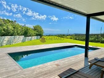 https://www.gallito.com.uy/casa-de-cuatro-dormitorios-en-frente-al-mar-en-venta-punta-inmuebles-21385706