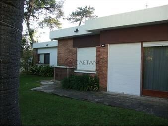 https://www.gallito.com.uy/muy-linda-casa-en-paradas-de-la-mansa-a-200-ms-del-mar-inmuebles-21892021