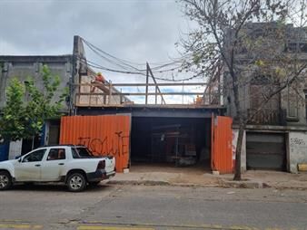 https://web5.gallito.com.uy/local-amezaga-y-justicia-estrena-400-m2-2-plantas-lla-inmuebles-21971653