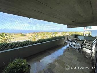 https://web5.gallito.com.uy/apartamento-en-brava-4-dormitorios-mas-dependencia-inmuebles-22211440
