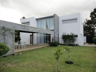 https://web5.gallito.com.uy/casa-de-5-dormitorios-en-mansa-punta-del-este-inmuebles-17825128