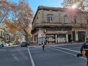 https://web5.gallito.com.uy/local-av-uruguay-esquina-yi-gran-esquina-612-m2-edifi-inmuebles-22723247