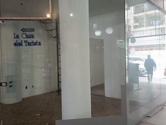 https://www.gallito.com.uy/local-amplio-local-en-galeria-centrica-inmuebles-22851014