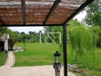 https://web5.gallito.com.uy/amplio-terreno-con-hermosa-casa-de-3-dor-inmuebles-23147715
