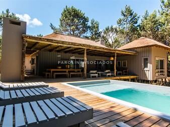 https://web5.gallito.com.uy/casa-en-venta-de-3-dormitorios-en-pinar-del-faro-inmuebles-23152444