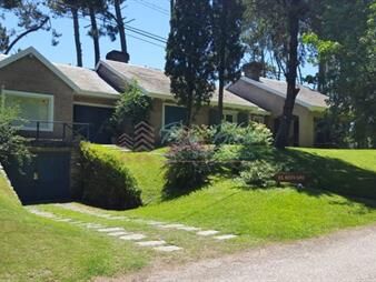 https://web5.gallito.com.uy/excelente-casa-en-alquiler-en-zona-residencial-consulte-inmuebles-20938431