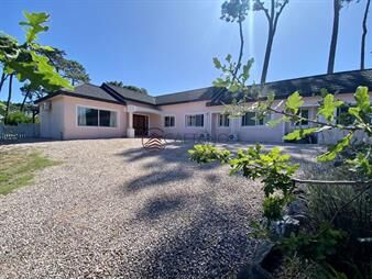 https://web5.gallito.com.uy/casa-en-barrio-privado-la-residence-inmuebles-21399228