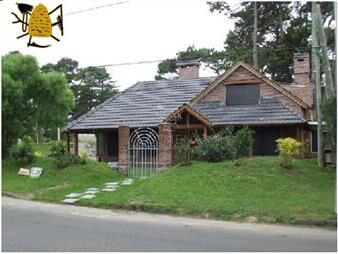 https://www.gallito.com.uy/hermosa-casa-en-el-corazã³n-de-playa-mansa-inmuebles-22908271