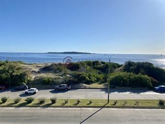https://web5.gallito.com.uy/apto-en-primera-linea-con-muy-linda-vista-a-la-isla-inmuebles-20835667