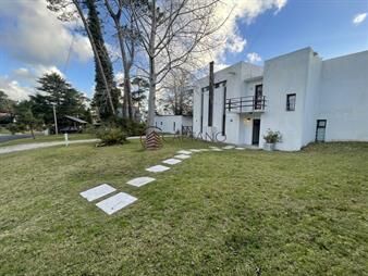 https://web5.gallito.com.uy/casa-en-venta-a-metros-del-mar-inmuebles-21892125