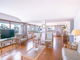 https://web5.gallito.com.uy/amplio-y-comodo-apartamento-en-peninsula-inmuebles-17597474