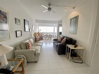 https://web5.gallito.com.uy/venta-apartamento-un-dormitorio-primera-linea-playa-mansa-inmuebles-23276419