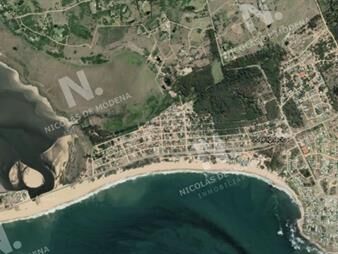 https://www.gallito.com.uy/terreno-grande-en-la-juanita-a-pasos-de-jose-ignacio-inmuebles-23759369