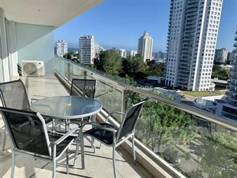 https://web5.gallito.com.uy/departamento-en-piso-alto-en-edifcio-sobre-roosevelt-inmuebles-19025455