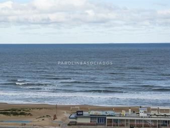 https://web5.gallito.com.uy/venta-apartamento-3-dormitorios-en-torre-de-jerarquia-imp-inmuebles-22030481