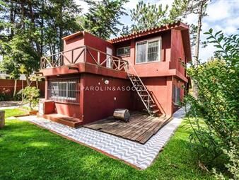 https://www.gallito.com.uy/casa-en-venta-en-barrio-san-rafael-4-dormitorios-inmuebles-20110333