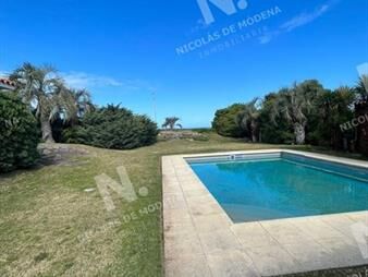 https://web5.gallito.com.uy/casa-de-5-dormitorios-playa-brava-punta-del-este-inmuebles-23910959