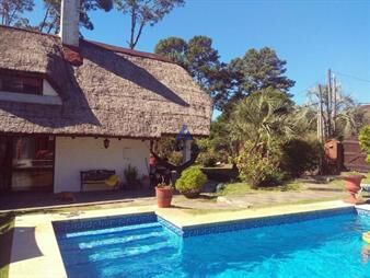 https://web5.gallito.com.uy/hermoso-quincho-en-pinares-punta-del-este-inmuebles-23981125