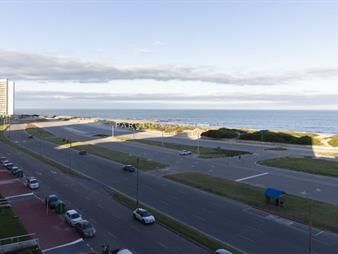 https://web5.gallito.com.uy/primera-linea-con-vista-al-mar-2-dorm-y-medio-inmuebles-21521265