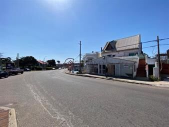https://web5.gallito.com.uy/local-en-la-barra-la-barra-inmuebles-18411582