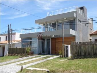 https://www.gallito.com.uy/hermosa-casa-a-solo-50mtrs-del-mar-ideal-para-veranear-inmuebles-20841773