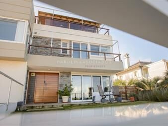 https://www.gallito.com.uy/venta-de-casa-de-4-dormitorios-en-punta-ballena-inmuebles-22686173