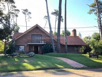 https://web5.gallito.com.uy/mansa-casa-en-impecable-estado-a-metros-del-mar-inmuebles-19879356
