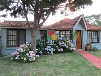 https://web5.gallito.com.uy/casa-en-jardines-de-cordoba-punta-del-este-inmuebles-21962836