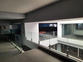 https://www.gallito.com.uy/excelente-nave-y-showroom-a-dos-frentes-inmuebles-24440627
