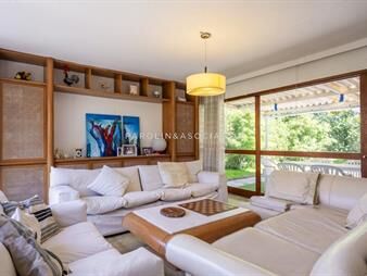 https://web5.gallito.com.uy/venta-casa-3-dormitorios-y-dependencia-playa-mansa-inmuebles-24456298