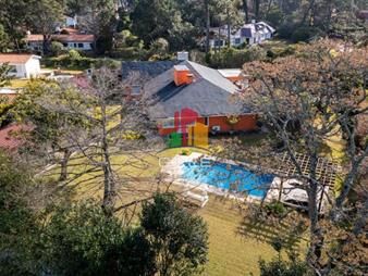 https://www.gallito.com.uy/alquiler-casa-de-5-dormitorios-con-piscina-punta-del-este-inmuebles-22748067