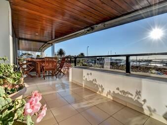 https://web5.gallito.com.uy/amplio-apartamento-frente-al-puerto-de-punta-del-este-inmuebles-18410696