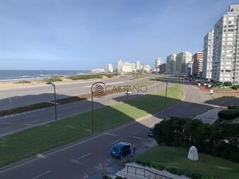 https://web5.gallito.com.uy/apto-en-primera-fila-frente-al-mar-inmuebles-20388880